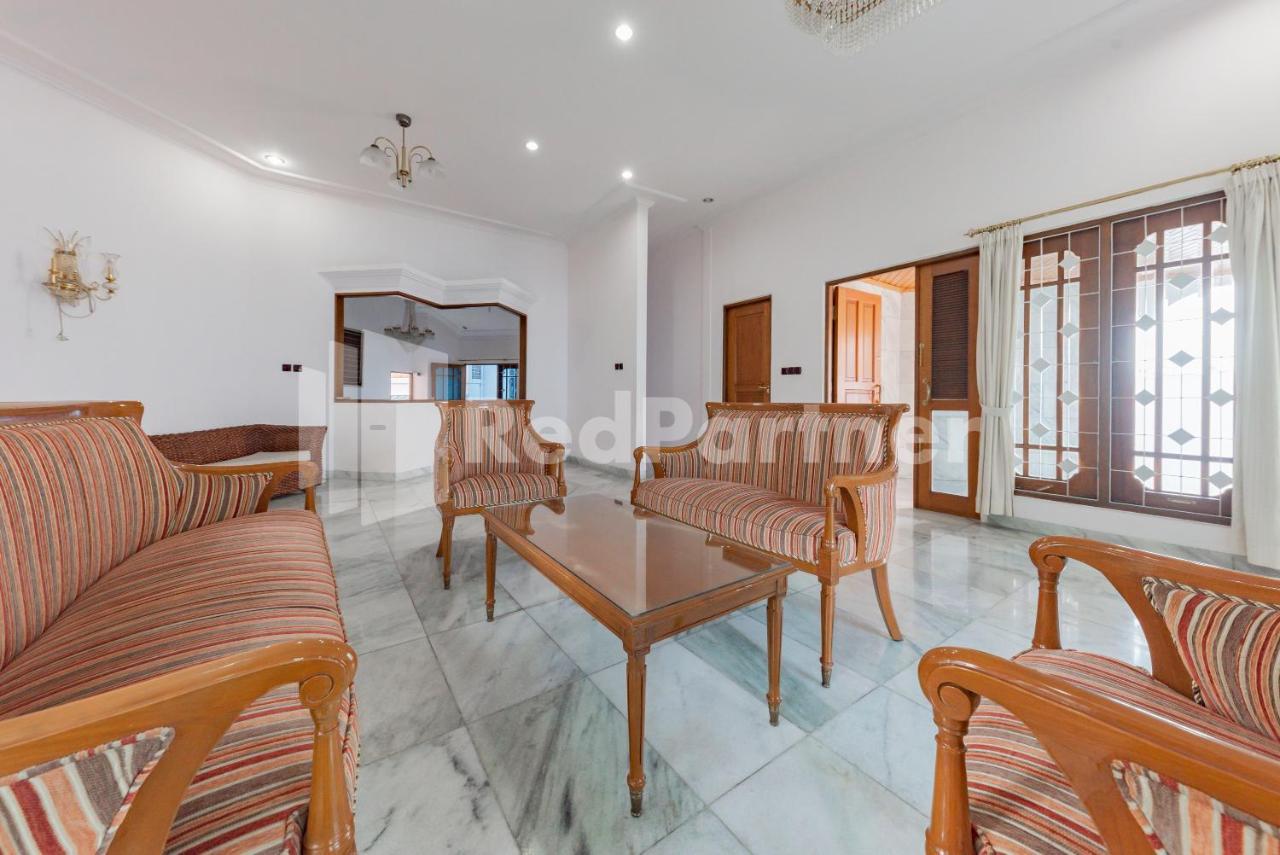 Biru Homestay Bandung Mitra Reddoorz Екстериор снимка