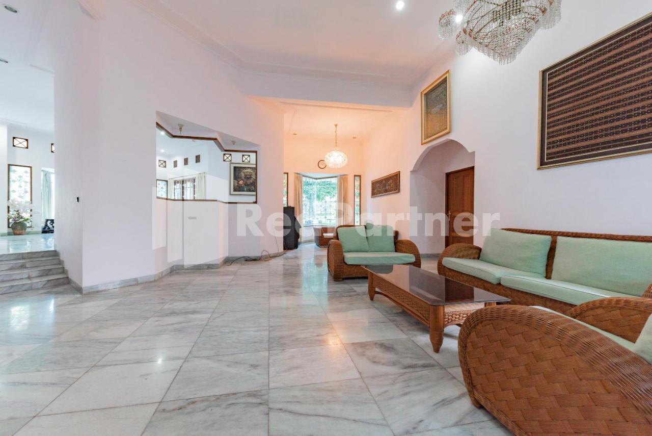 Biru Homestay Bandung Mitra Reddoorz Екстериор снимка